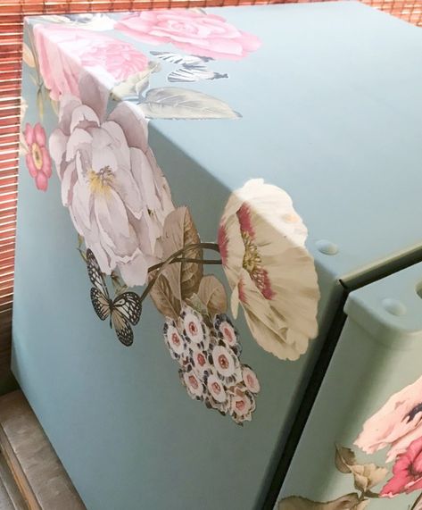 Mini Fridge Redo, Contact Paper Mini Fridge, Decorate Mini Fridge, Mini Fridge Makeover, Fridge Decoration Ideas, Fridge Wallpaper, Paint Appliances, Black Mini Fridge, Appliance Makeover