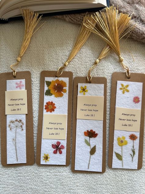 Bookmark Bible Verse, Christian Gifts Diy, Bookmark Crochet Tutorial, Verse Bookmark, Bookmark Easy, Homemade Bookmarks, Bookmark Crochet, Handmade Bookmarks Diy, Bible Bookmark