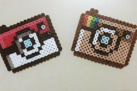 Geek-themed Camera Perler Bead Magnets by BlackMageDark on Etsy Perler Camera, Perler Magnets, Perler Bead Magnets, Perler Coasters, Teen Memes, Easy Perler Bead Patterns, Pixel Beads, Perler Art, Hama Beads Design