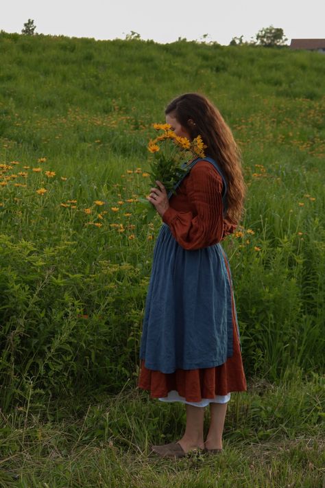 Summer Wildflower Bouquet, Christian Modesty, Summer Wildflowers, Farmer Girl, Spring Floral Arrangements, Spring Scents, Container Gardening Flowers, Old Fashion Dresses, Year One