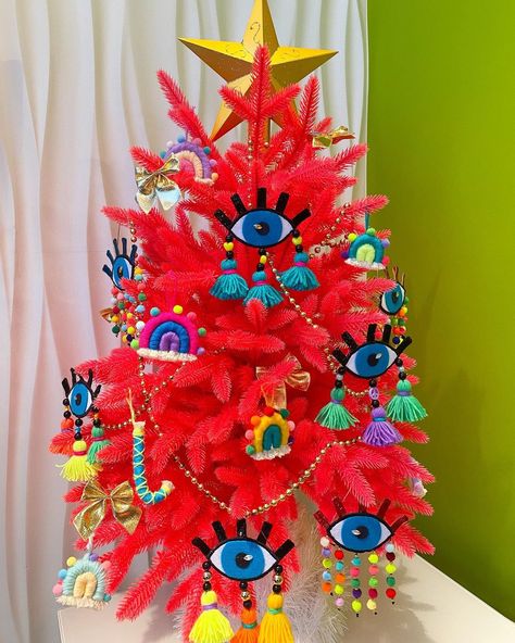 🌈Yuliya🌈Positive Vibes🌈🇷🇺 on Instagram: “I love my colorful tree so much🤩” Colorful Boho Home, Rainbow Christmas Tree, Stim Board, Funny Valentines Gifts, Colorful Tree, Macrame Rainbow, Rainbows Christmas, Unique Christmas Trees, Diy Ornaments