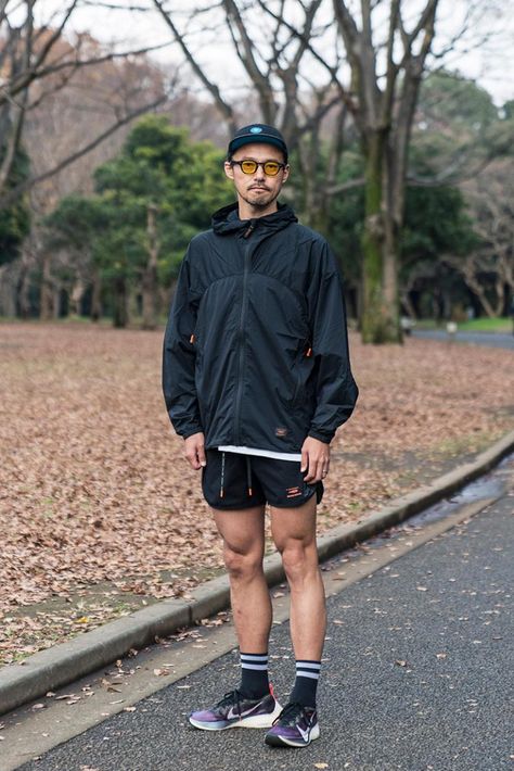 Man Running Outfit, Men Activewear Fashion, Jogging Outfit Running Men, Climbing Outfit Men, Trail Running Outfit Men, Runner Outfit Man, Jogging Outfit Men, Running Aesthetic Men, Athletic Outfits Men