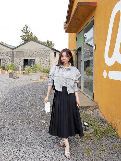 Mejiwoo Fashion, Korea Outfit, Tutu Skirt Outfit, Ootd Korean Style, Ootd Korean, Long Skirt Fashion, Korean Casual Outfits, Korean Products, Tutu Skirt