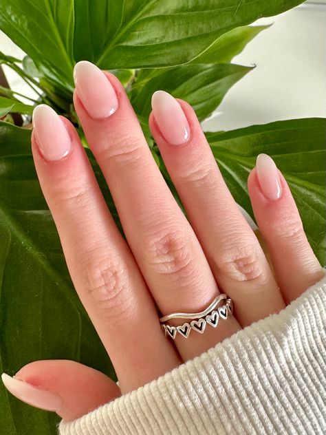 Short Nails For Middle School, Confirmation Nails Short, Nail Ideas For Confirmation, Plain Prom Nails, Basic Clean Girl Nails, Nail Inspo For Pale Skin, Acrylic Nails For Pale Skin, School Friendly Nails, Nail Inspo Pale Skin