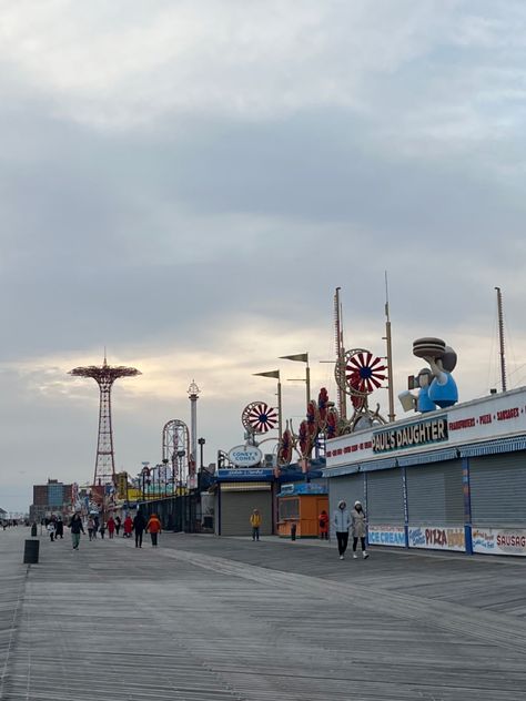 Coney Island Winter, Coney Island Aesthetic, Book Mood, Winter In New York, Island Aesthetic, Book Couples, Island Pictures, Luna Park, Aesthetic Winter