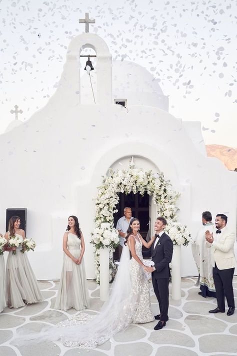 Greek wedding loveliness Greek Island Wedding, Santorini Dress, Greek Islands Wedding, My Big Fat Greek Wedding, Mykonos Wedding, Lost In Love, Wedding In Greece, Wedding Aesthetics, Santorini Wedding