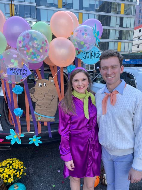 Trunk Or Treat Mystery Machine, Trunk Or Treat Scooby Doo Theme, Mystery Machine Trunk Or Treat, Scooby Doo Trunk Or Treat Ideas, Scooby Doo Trunk Or Treat, Fred And Daphne Costume, Fred And Daphne, Baby Trunks, Daphne Costume