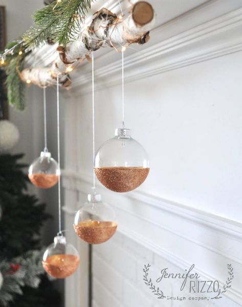 Modern rustic easy DIY glitter ornament Tutorial Diy Glitter Ornaments, Garlands Diy, Clear Christmas Ornaments, Glitter Ornaments Diy, Glam Christmas Decor, Clear Glass Ornaments, Rustic Mantel, Cone Crafts, Clear Ornaments