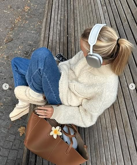 Autumn Chic, Coat Autumn, Autumn Fits, Uggs Outfit, Cold Outfits, Chic Casual, Stockholm Fashion, Fall Fits, Collar Jacket