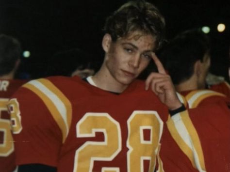 Paul Walker Football, Paul Walker 90s Aesthetic, Paul Walker 90s, Young Paul Walker, Fast And Furious Cast, Paul Walker Pictures, Paul Walker Photos, Playing Football, A Crush