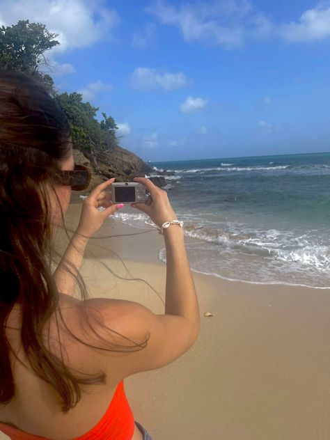 Digital camera, cannon camera, 00s, camera photo ideas, holiday photo, beach aesthetic 📷 Digital Camera Vacation Pics, Digital Cam Inspo Pics Beach, Digital Camera Beach Pics, Digital Camera Photos At Beach, Cannon Camera, Film Camera Beach Photos, Free Time, Beach Aesthetic, Holiday Photos