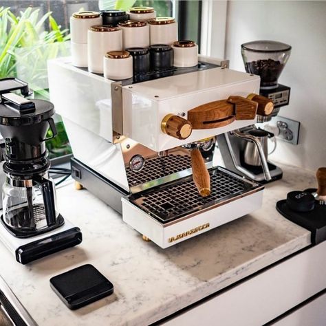 Coin Café, Cappuccino Maker, Coffee Pod Holder, Coffee Shot, Home Coffee Stations, Automatic Espresso Machine, Coffee Barista, Coffee Bar Home, Coffee Menu