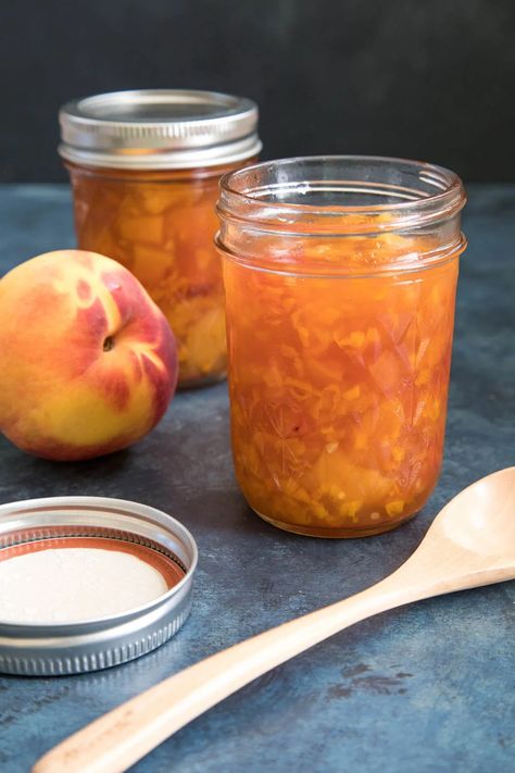 Peach Pepper Jelly Recipe, Pepper Jam Recipe, Peach Habanero Jam, Peach Pepper Jelly, Pepper Jam, Pepper Jelly Recipes, Chili Pepper Recipes, Hot Pepper Jelly, Water Lemon