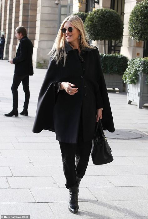 Black Cape Outfit, Black Cape Coat, Kate Moss Street Style, Cape Outfit, Kate Moss Style, Coat Street Style, Leopard Print Coat, Black Cape, Fashion Vocabulary