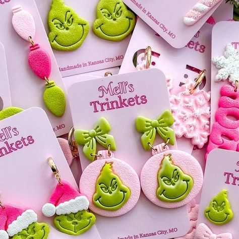 Mells Trinkets on Instagram: "It’s official! My newest collection A Pink Grinchmas will be available this Friday 11/3 at 7pm CST. 🎄💓✨ Save the date friends, this is a girly collection you don’t want to miss! 🩷 . . . . #mellstrinkets #christmasearrings #clayearrings #polymerclayearrings #polymerclayjewelry #polymerclayartist #grinchmas #grinchy" Clay Earrings Christmas Design, Gingerbread Polymer Clay Earrings, Clay Jewelry Ideas, Christmas Jewelry Ideas, Christmas Sweater Clay Earrings, Santa Polymer Clay Earrings, Polymer Chirstmas Earrings, Diy Earrings Easy, Polymer Clay Flower Jewelry