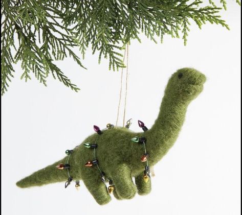 Dino Ornament Diy, Felted Christmas Tree Ornaments, Dinosaur Felt Ornaments, Felt Embroidery Ornaments, Dinosaur Christmas Decorations, Dino Christmas, Felt Dinosaur, Dinosaur Christmas Ornament, Dinosaur Ornament