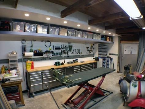 Top 60 Best Garage Workshop Ideas - Manly Working Spaces Officine In Garage, Garage Racking, Garage Workshop Plans, Plan Garage, Motorcycle Workshop, Garage Atelier, Workshop Layout, Workshop Plans, Cool Garages