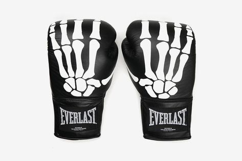 Skeletal Graphic Boxing Gloves - BEDWIN & THE HEARTBREAKERS Introduces Everlast Tyson Boxing Gloves (TrendHunter.com) Everlast Boxing Gloves, Mike Tyson Boxing, Muay Thai Gloves, Everlast Boxing, Weird Songs, Boxing Videos, Muay Thai Training, Filling Pieces, Training Gloves