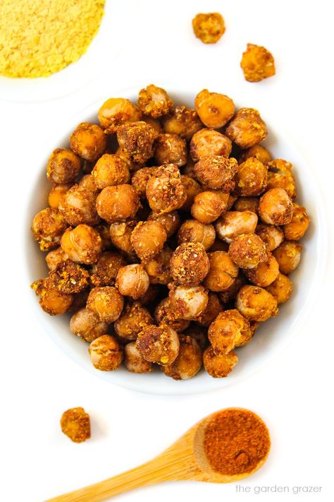 Cheesy Nacho Roasted Chickpeas (Easy!) - The Garden Grazer Dorito Flavored Chickpeas, Chickpea Doritos, Flavored Chickpeas, Garden Grazer, Cheesy Nachos, Dry Chickpeas, Vegan Clean, Chickpea Recipes, Cheese Flavor