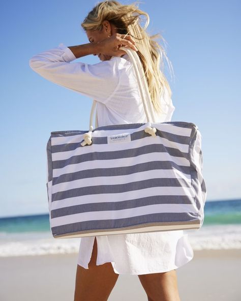 Summer Bags Beach, Beach Bag Essentials, Compost Bags, Striped Bags, Woman's Fashion, Water Bottle Holders, Us Beaches, Beach Bags, Big Bags