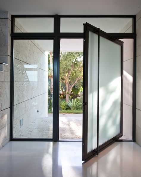 Glass Pivot Front Door, Modern House Black, Pivot Doors Entry, Interior Door Modern, Pivot Entry Door, Door Modern Design, Wide Front Doors, Interior Doors Modern, Vegas House