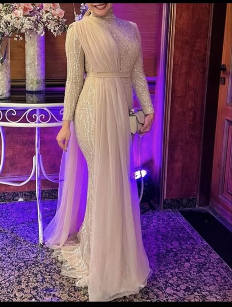 Hijab Evening Dress Classy, Hijabi Soiree, Lace Dinner Dress, Soiree Dresses For Hijab, Dress Soiree, Islamic Fashion Dresses, Hijab Dress Party, Evening Dress Patterns, Cute Formal Dresses