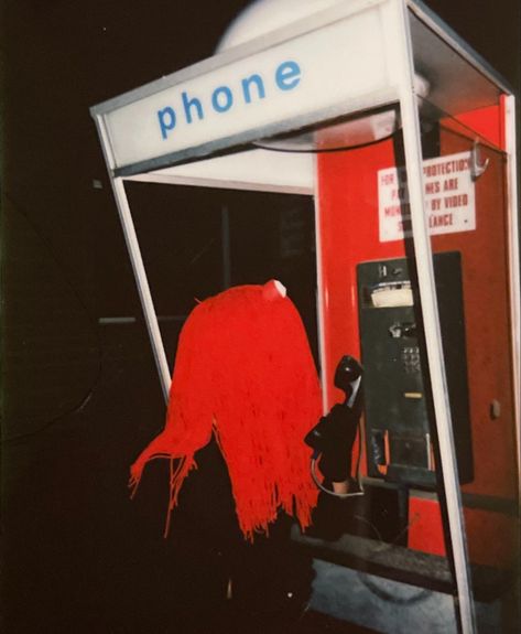 Red Guy Aesthetic Dhmis, Dhmis Aesthetic, Don't Hug Me I'm Scared Fanart, Red Guy, Dont Hug Me, I'm Scared, I M Scared, 80s Cartoon, Phone Booth