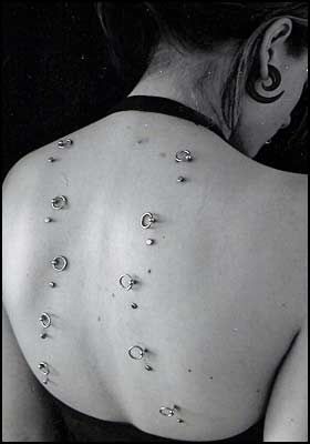 Piercings Reference, Corset Piercing, Lower Back Dimples, Piercing Ideas For Women, Back Dimples, Back Piercings, Surface Piercing, Epic Fail, Body Therapy