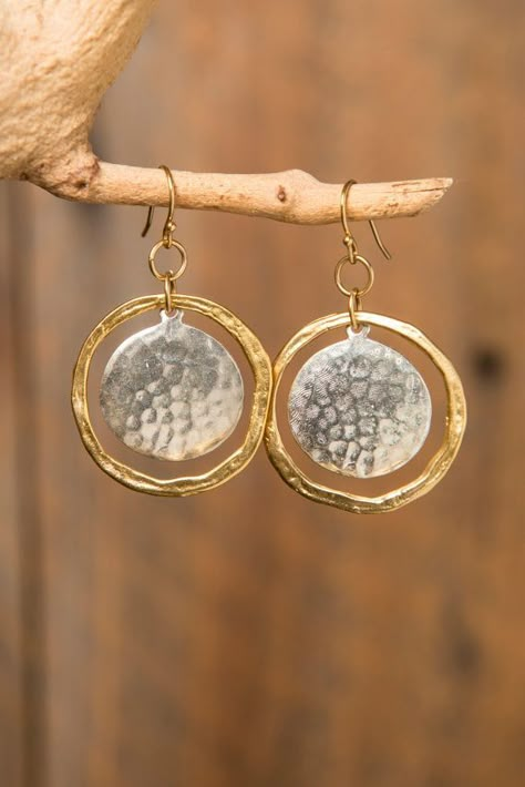 Hammered Silver Jewelry, Bijoux Fil Aluminium, Handmade Gold Jewellery, Mixed Metal Jewelry, Hammered Gold, Silver Jewelry Handmade, Jewellery Inspiration, Hammered Silver, Jewellery Ideas