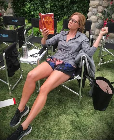 Celebrities Reading, Jenna Fischer, Tanned Makeup, Most Popular Memes, Great Legs, I Love Reading, The Time Is Now, Jena, Hottest Celebrities