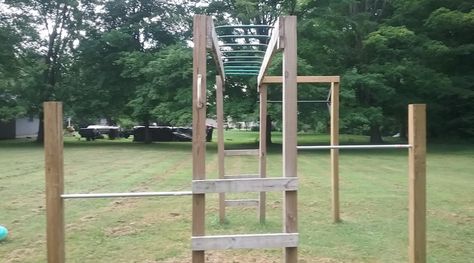 Monkey Bars For Backyard, Diy Monkey Bars, Backyard Splash Pad, Backyard Jungle Gym, Wooden Playground, Backyard Hammock, Backyard Playhouse, Backyard Design Ideas, Backyard Swings