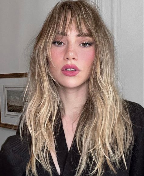 Suki Waterhouse, Winter Hair Color, Shades Of Blonde, Hair Inspo Color, Winter Hairstyles, Dream Hair, Hair A, Pretty Hairstyles, Textured Hair