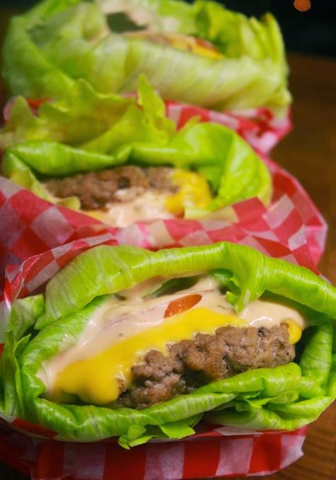 Low Carb Lettuce Wrapped Burgers Low Carb Burger, Low Carb Eating, Diet Vegetarian, Favorite Comfort Food, Corn Dogs, Idee Pasto Sano, Diet Keto, No Carb Diets, Comfort Foods