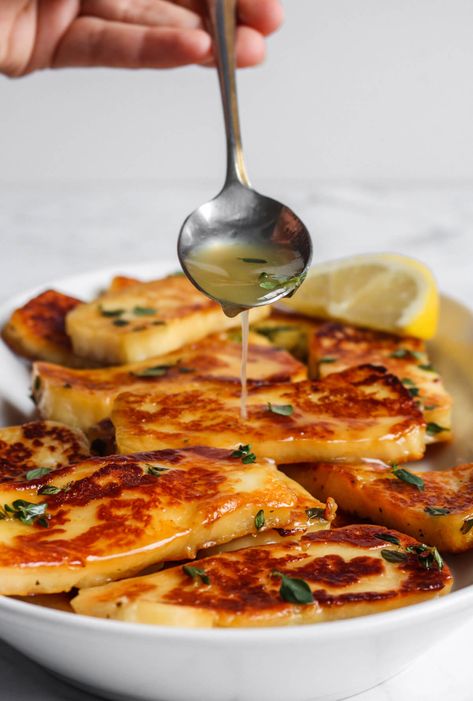 Honey Glazed Halloumi | Cooking With Ayeh Easy Halloumi Recipes, Halloumi Marinade, Grilled Halloumi Recipes, Halloumi Appetizer, Hallumi Recipes Dinner, Haloumi Recipes, Fried Halloumi, Grilled Halloumi, Honey Recipes