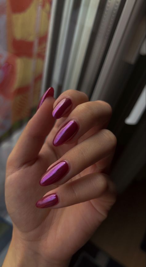 the so-called Hailey Bieber inspired nails. Beautiful red nails with chameleon chrome powder. Plum Chrome Nails, Burgundy Chrome Nails, Nails Chrome, Simple Acrylic, Inspired Nails, Chrome Powder, Simple Acrylic Nails, Almond Nail, Nails 2023