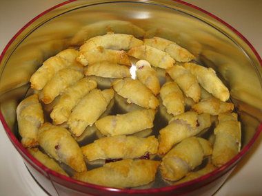 Homemade Holidays: Kiffles will delight their taste buds - lehighvalleylive.com Kieflies Recipe, Kiffles Recipe, Homemade Holiday Gifts, Hungarian Recipes, Food Scale, Homemade Holiday, Bread Recipes Sweet, Polish Recipes, European Food