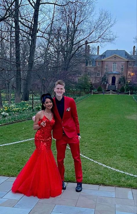 Prom Red Couple, Magenta Prom Dress Couple, Red Prom With Date, Fuschia Prom Couple, Interracial Prom Couples, Prom Dress Inspo, Black Prom, Prom Girl Dresses, Cute Prom Dresses