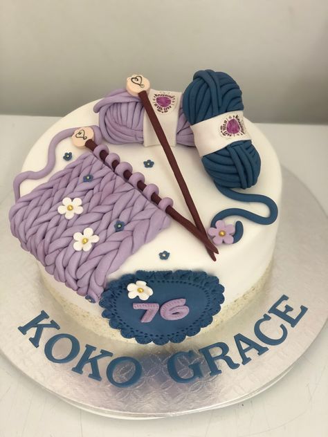 Crochet Themed Cake, Knitted Cakes, Crochet Themed Cake Ideas, Knitted Birthday Cake, Knitting Themed Cakes, Knitting Cake, Cake Decorating With Fondant, Purple Cakes, Barbie Birthday Party