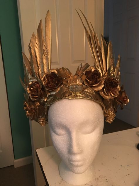 Steampunk She-fa flower/feather crown Feather Crown Diy, Steampunk Crown, Cultural Costumes, Project Zero, Feather Crown, Diy Crown, Glitter Dipped, Steampunk Clothing, Oc Ideas