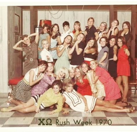 Lyn Harris on Instagram: “#FlashbackFriday to 1970 @ouchiomega” Chi Omega sorority go Greek recruitment bid day women college back to school women’s history archives 90s Sorority, Go Greek Recruitment, Vintage Sisters, Journal Photos, Sorority Party, Sorority Girls, Chi Omega Sorority, Go Greek, Sorority Designs