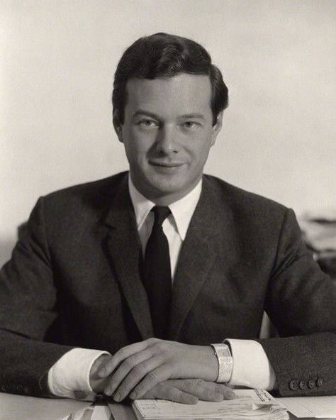 Brian Epstein Brian Epstein, Richard Starkey, Beatles Guitar, English Music, Beatles Band, Music Genius, George Martin, Music Concert Posters, The Four Loves