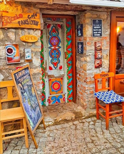 Village Entrance, Turkish Village, Starting A Restaurant, Izmir Turkey, Colorful Places, Turkey Travel, Outside Ideas, Juice Bar, Cafe Coffee