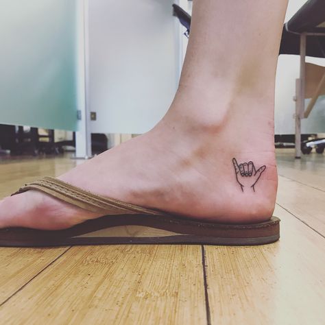 Small Ankle Tattoo Men, Surfer Hand Tattoo, Hang Loose Tattoo, Shaka Tattoo Simple, Small Shaka Tattoo, Hang Loose Tattoo Skeleton, Shaka Tattoo Design, Skeleton Shaka Tattoo, Shaka Skeleton Hand