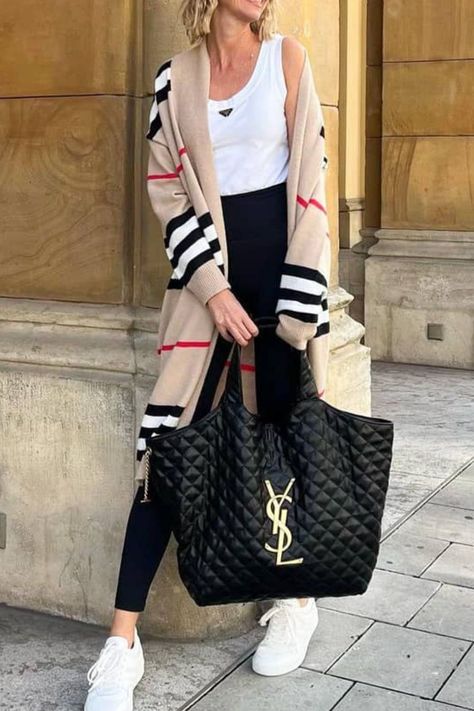 Ever wondered what it's like to use the YSL ICARE? Join us on this journey as we delve into the world of luxury bags with our ultimate review. Discover the 7 hidden cons before making the big decision. Expensive Bag, Popular Bags, Expensive Handbags, Bags Logo, Big Bags, Cosmetic Pouch, Big Star, Hailey Bieber, Day Bag