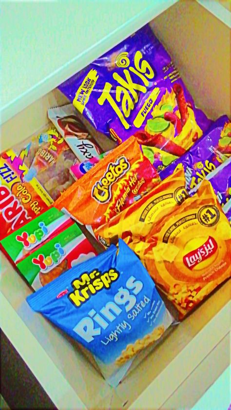 Simple snack Drawer ideas Snack Drawer Ideas, Basement Theatre, Snack Drawer, Drawer Ideas, Snack Station, Theatre Room, Easy Snacks, Future House, Basement