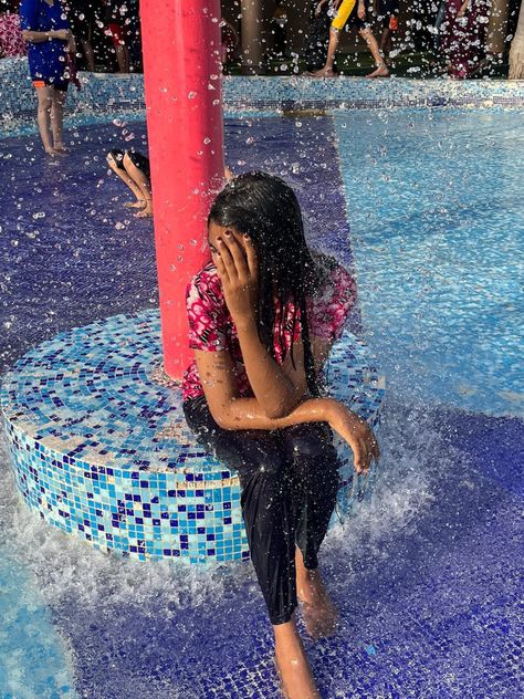 Poses For Water Park, Water Park Pose Ideas, Water Park Picture Ideas, Waterpark Poses, Water Park Aesthetic, Doll Pic, Aesthetic Dp, Collage Photo Frame Design, Aesthetic Layout