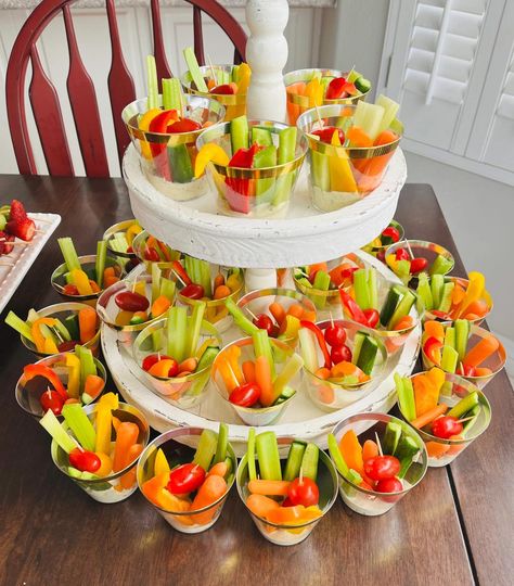 Easy Veggie Cups and Dip 👩‍🍳... - Renee’s Kitchen Reality Graduation Party Snacks, Veggie Tray Ideas, Wedding Shower Food, Individual Appetizers, Veggie Cups, Vegetable Dip, Mini Cucumbers, Easy Veggie, Tray Ideas