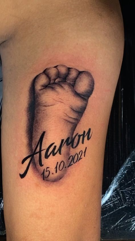 astortattoo on Instagram: Si duda alguna un hijo es uno de los amores más reales para una persona, por eso siempre es un lindo detalle llevarlos contigo físicamente… Tattoo Nombres, Tattoo Art, Tattoo Quotes, Persona, Tattoos, Bra, 10 Things, On Instagram, Instagram