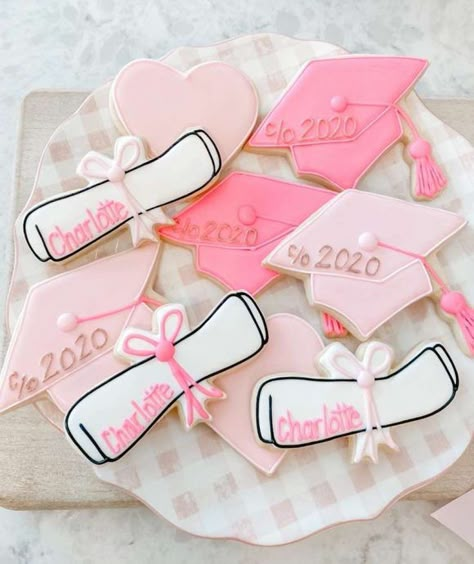 Pink Grad Party, Pink Graduation Party, Grad Party Theme, Graduation Party Pictures, Grad Party Inspo, Kindergarten Graduation Party, High School Graduation Party Decorations, Pink Graduation, College Grad Party