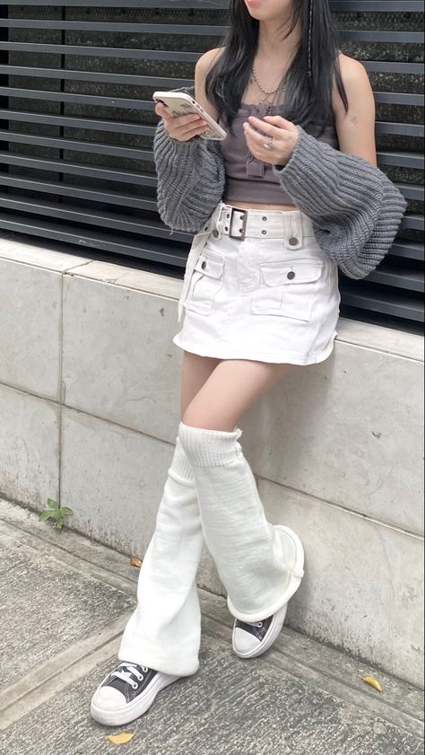 acubi fashion, outfit inspo Acubi White Outfits, Acubi Stage Outfits, Pastel Acubi Fashion, Acubi Fashion Y2k Pink, Pink Acubi Fashion, Pink Acubi Outfits, Y2k Outfits Skirt, Acubi Skirt, Acubi Fashion